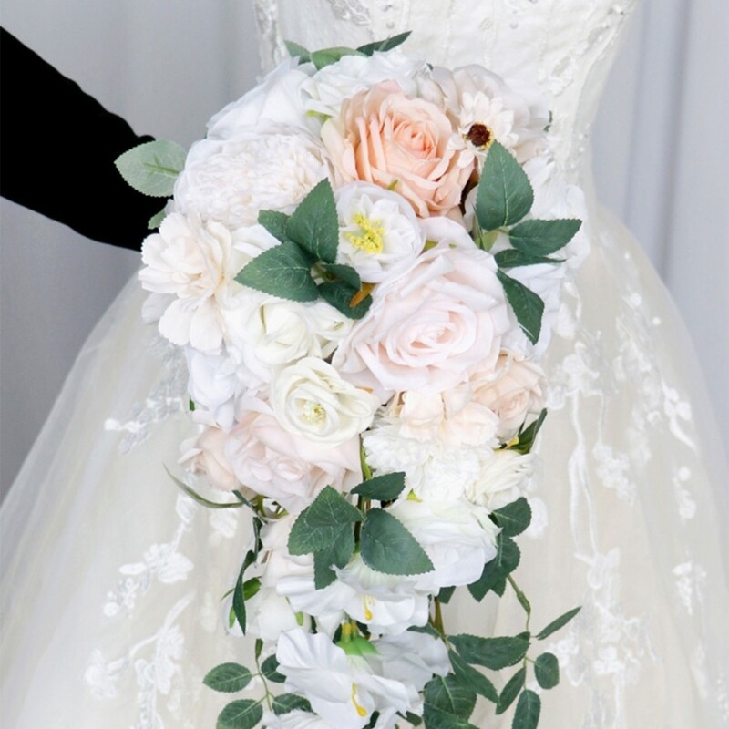 Handheld Artificial Rose Bridesmaids Bouquet for Birthday Anniversary Party