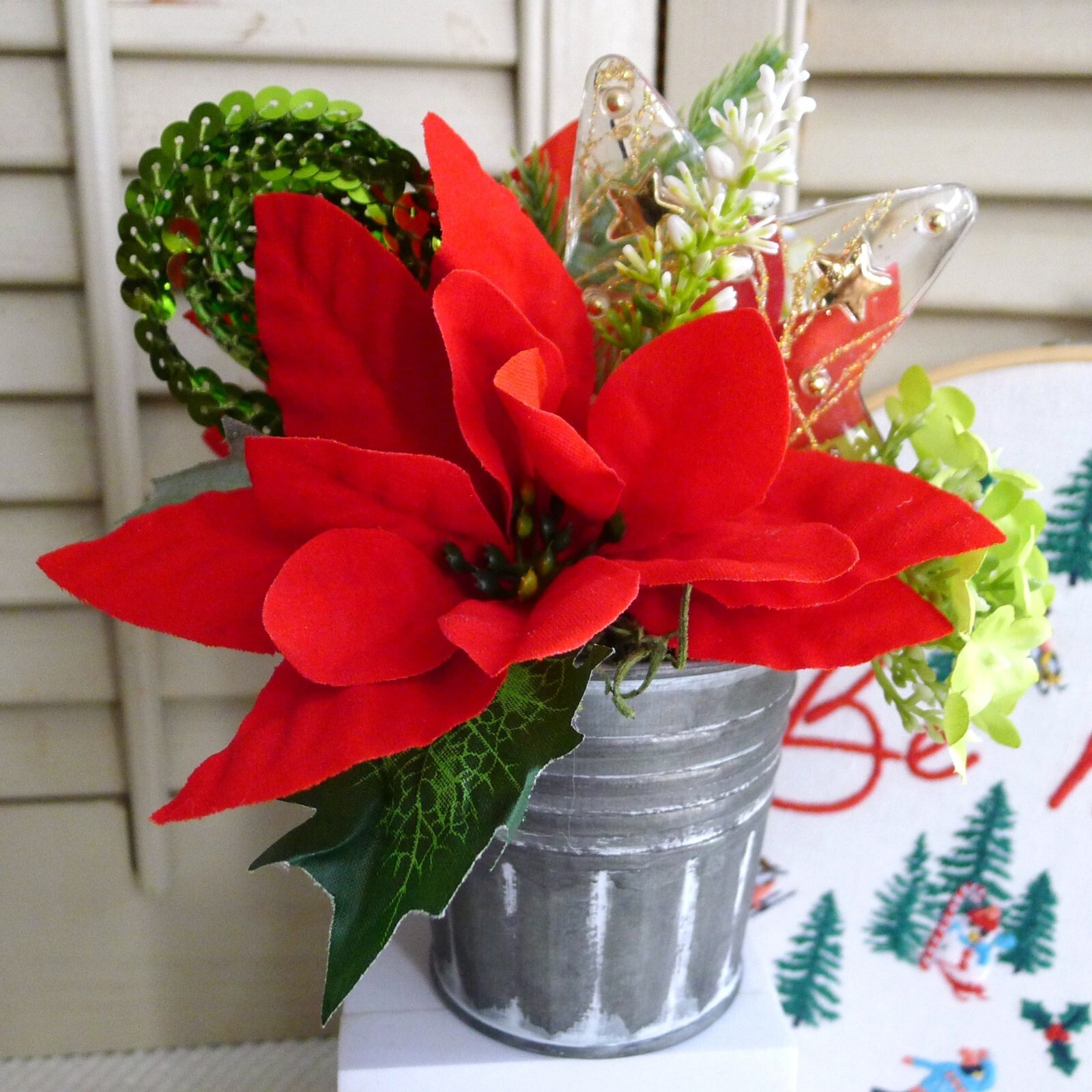 Christmas Tiered Tray Floral Seasonal Red Poinsettia Vintage Ornament 6.5″