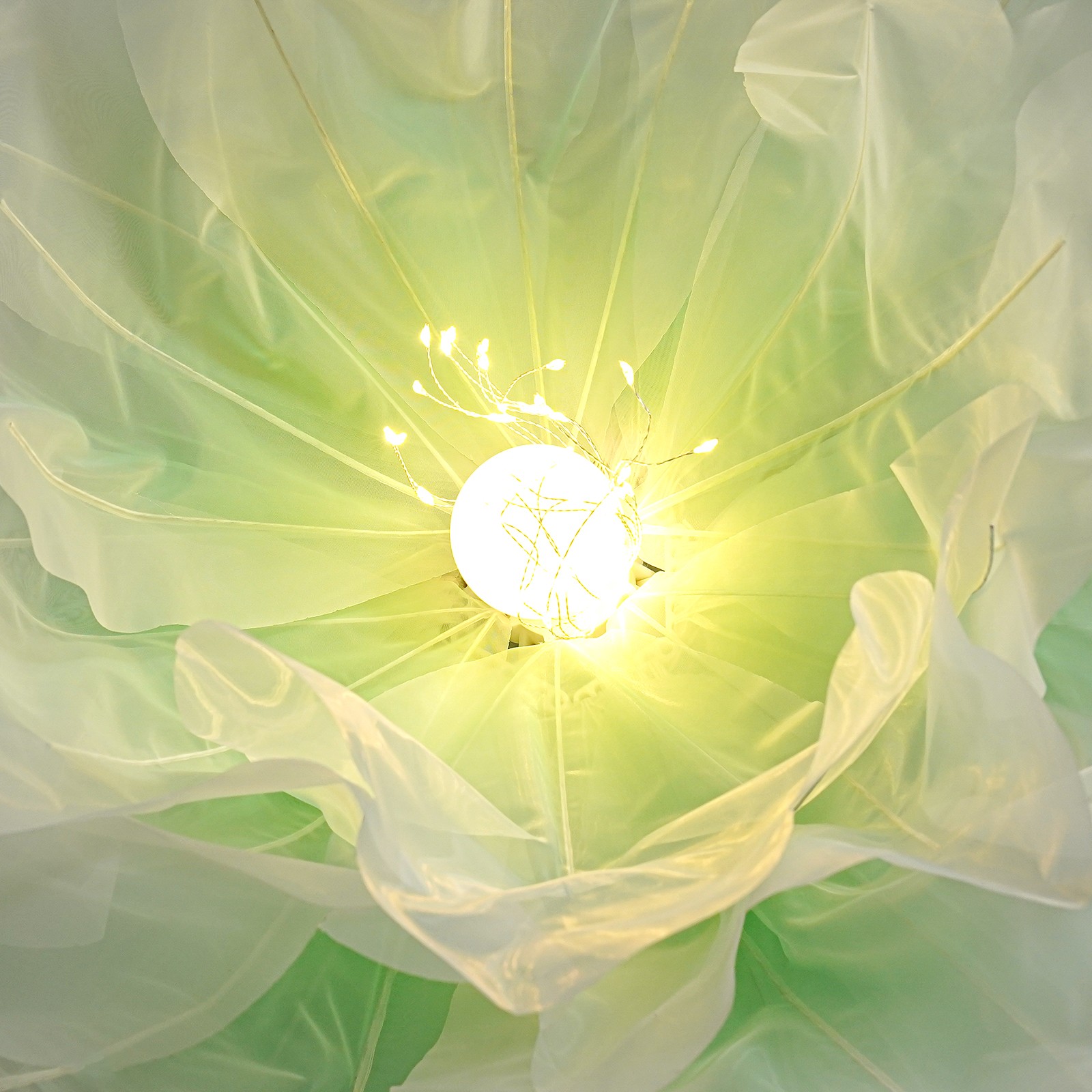 Auto-Open Artificial Flower with LED Light Green Floral Decor For Wedding Party