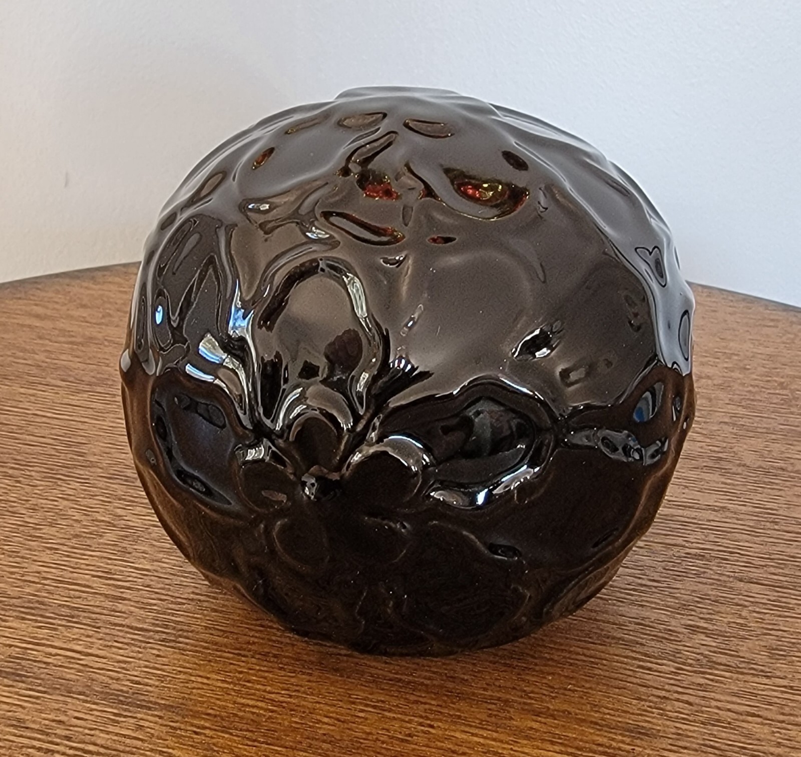 Small Back Decorative Gloss Porcelain Ball Flower Motif, 3 In Diameter