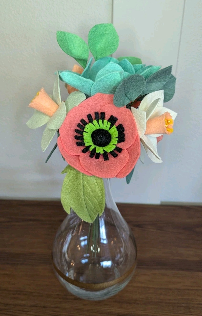 Beautiful Hand Cut Wool Blend Felt Flower Bouquet Gift Wrapped/Great Gift Idea!