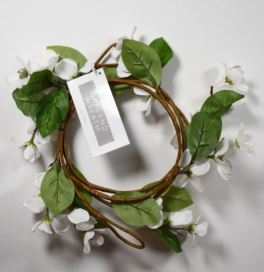 Small Garland Wreath 6″ White Floral Decor