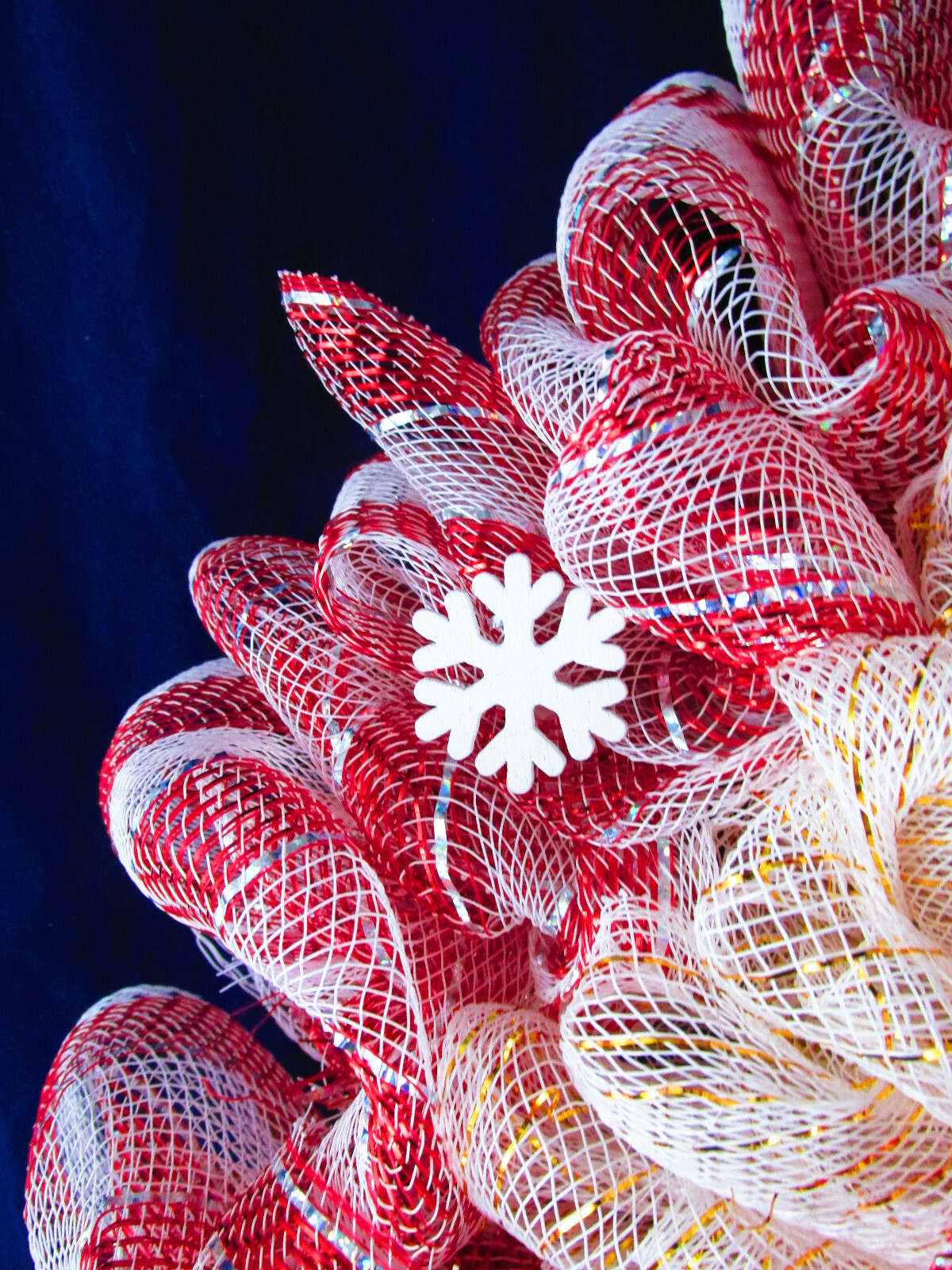 Red and White Poof Deco Mesh Christmas Ribbon Wreath