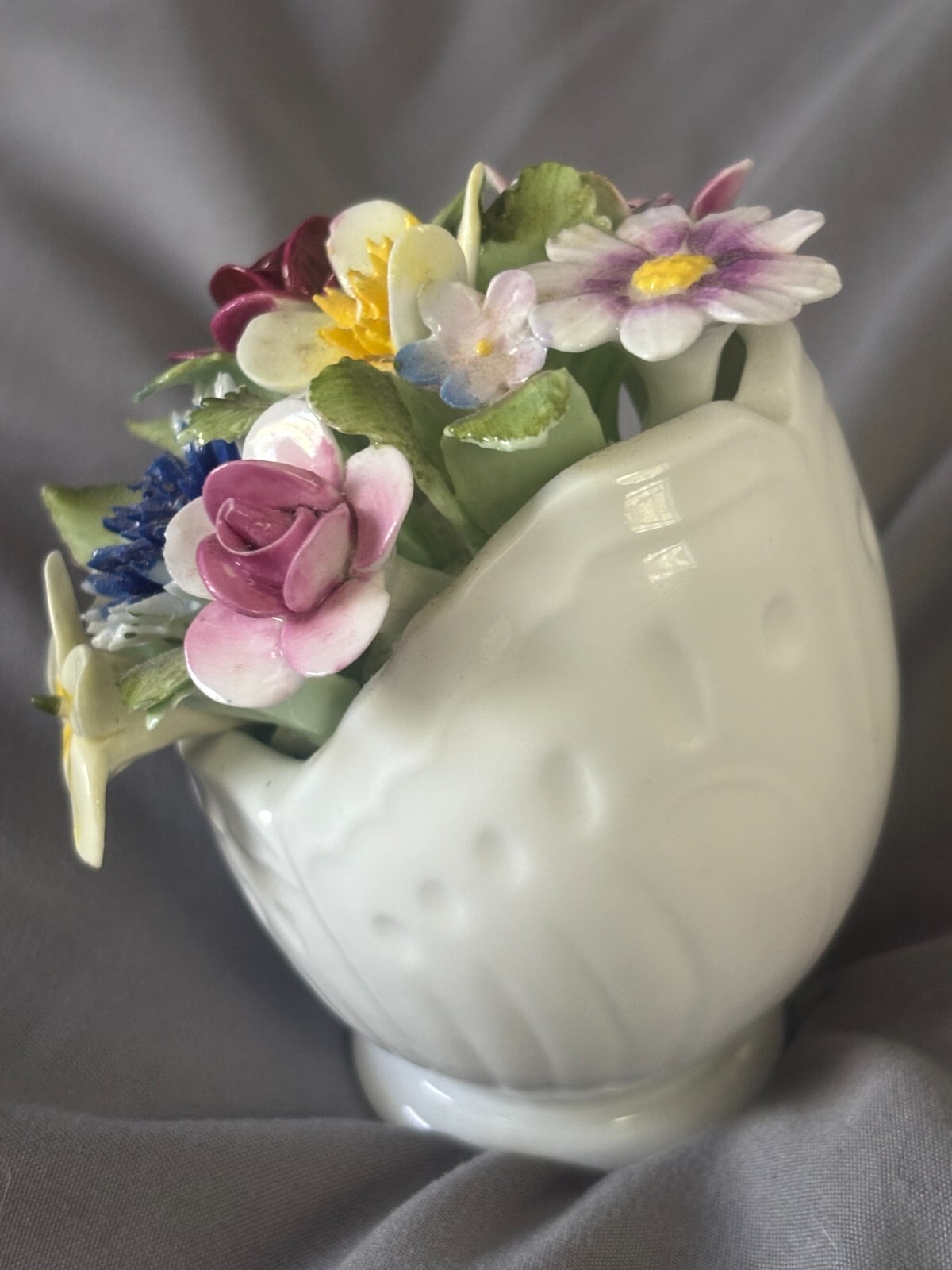 Royal Doulton England Bone China Footed Bowl Bouquet Roses Carnations