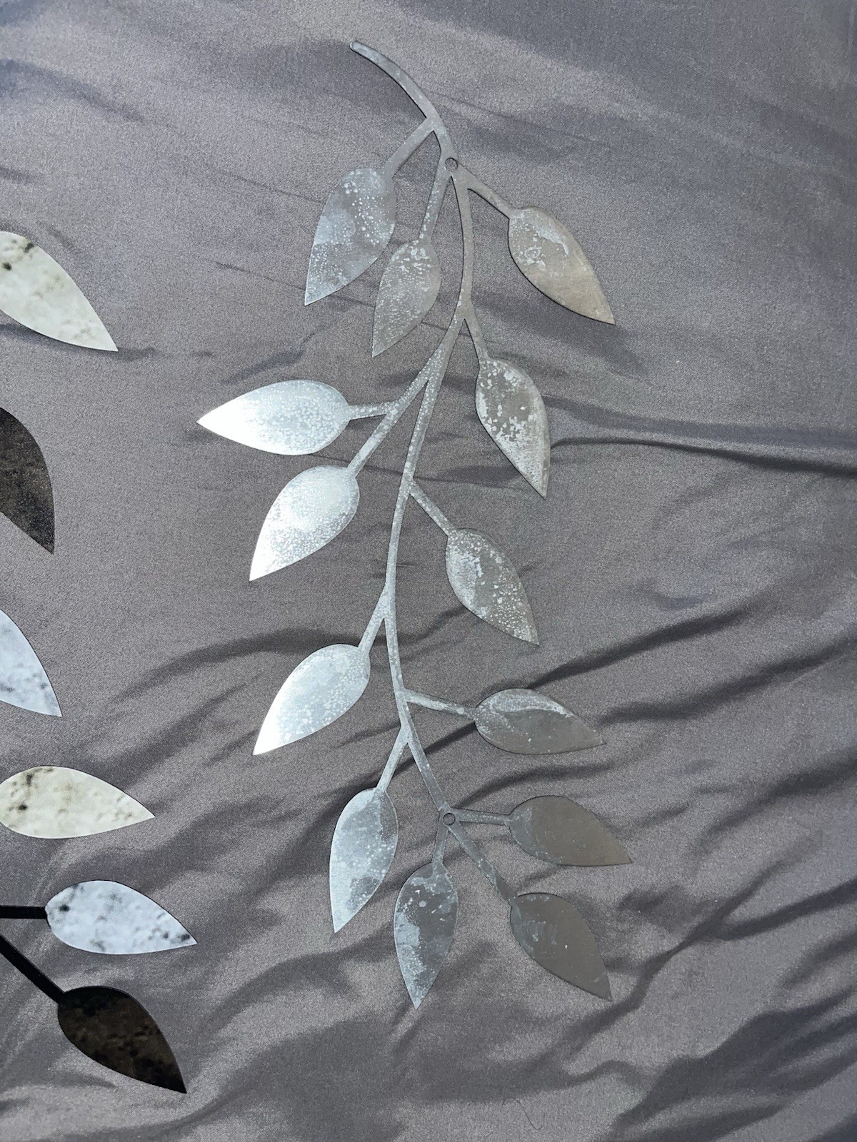 Metal Branch Leaf Wall Decor, Artificial Leaves Theme, Black & Silver
