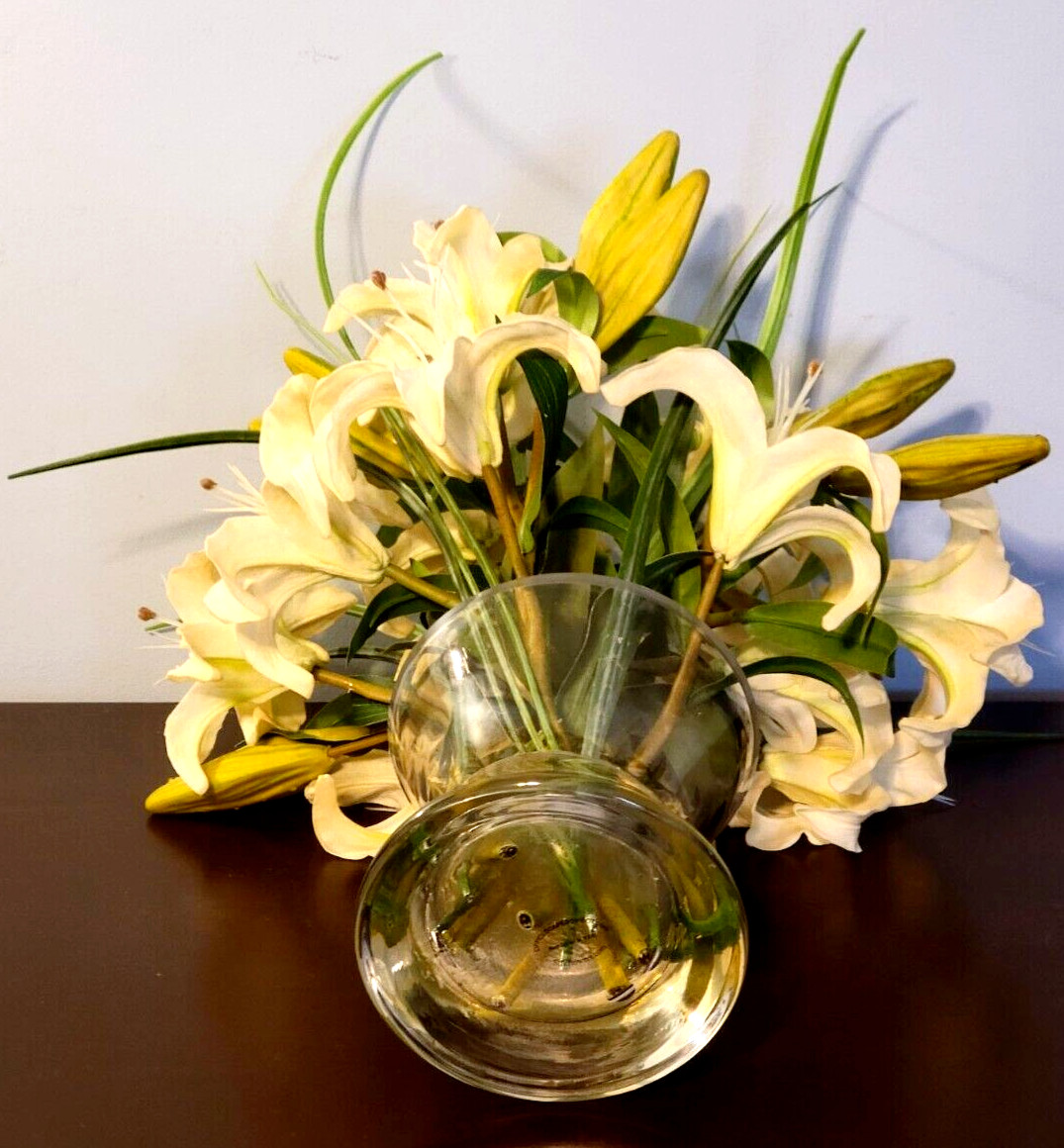 Petals Office Scapes Direct Silk Lillies Floral Arrangement In Glass Vase PSJ