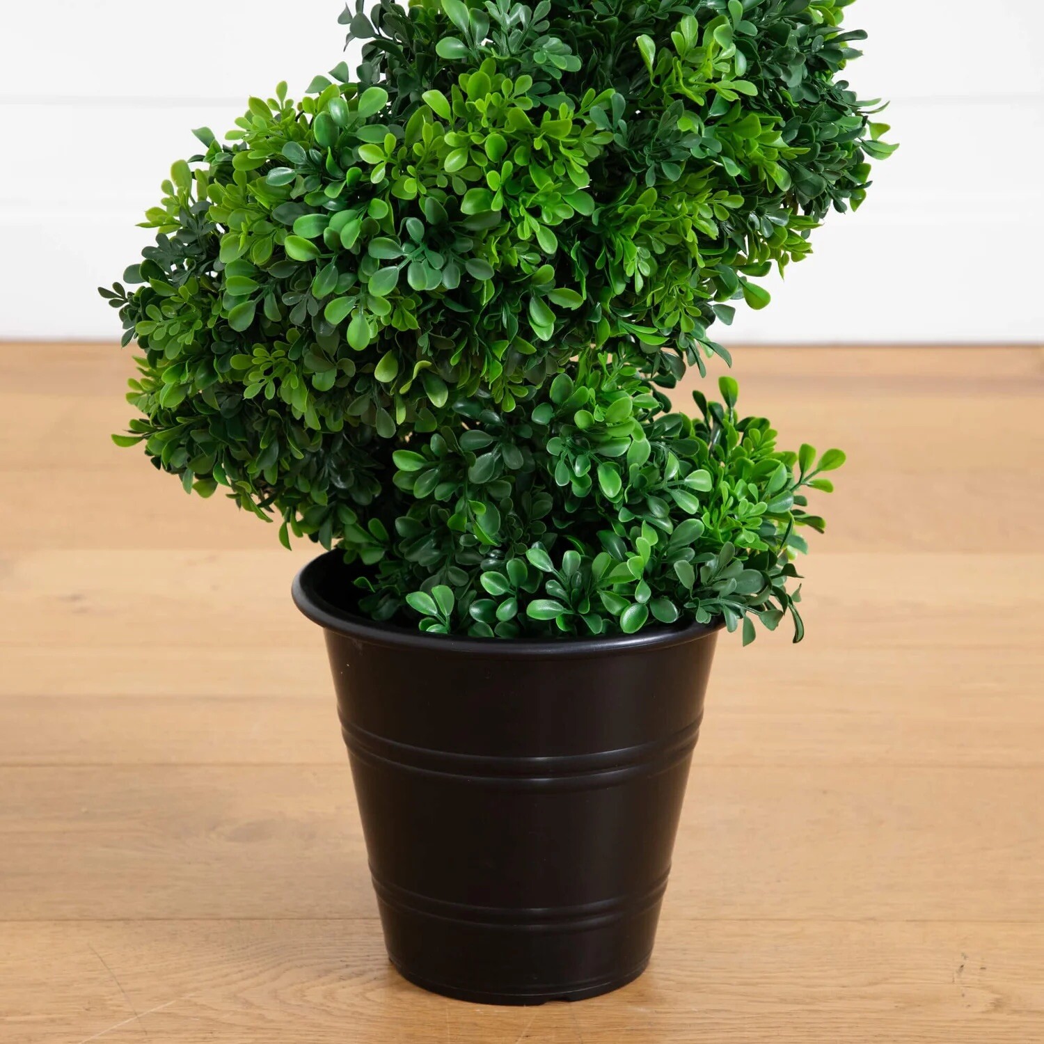 5’ Artificial Boxwood Spiral Topiary Tree UV (Indoor/Outdoor) Decor. Retail $159