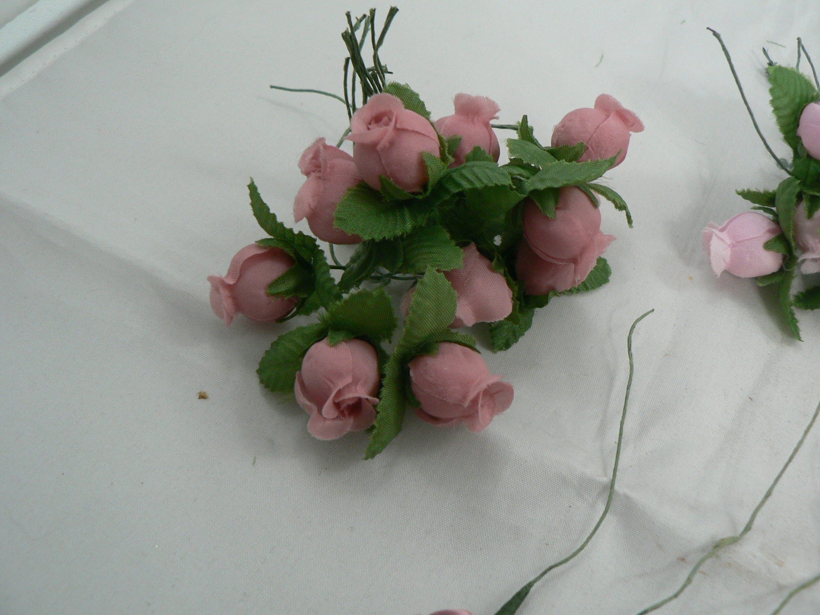 BEAUTIFUL ARTIFICIAL MINIATURE ROSES-BOUQUETS-LONG & SHORT STEM
