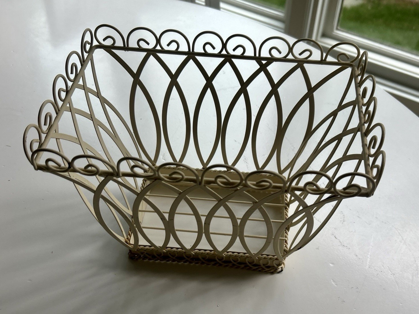 Vtg Metal Wire Basket Shabby Chic French Country Cachepot Plant Pot Holder