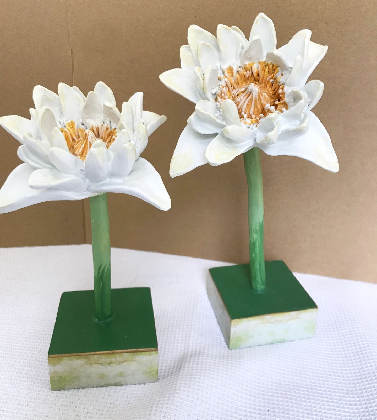 Set of 2 ASHLAND Spring Printemps Lily Pond Lotus Resin Flower Home Accent Decor