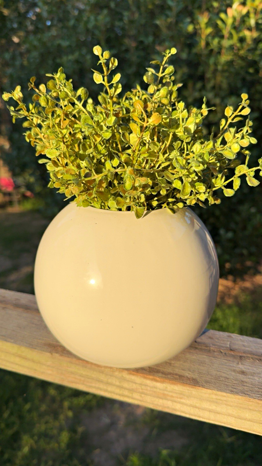 Round White Ceramic Table Vase Plant Glossy Solid Modern Decorative Freestanding