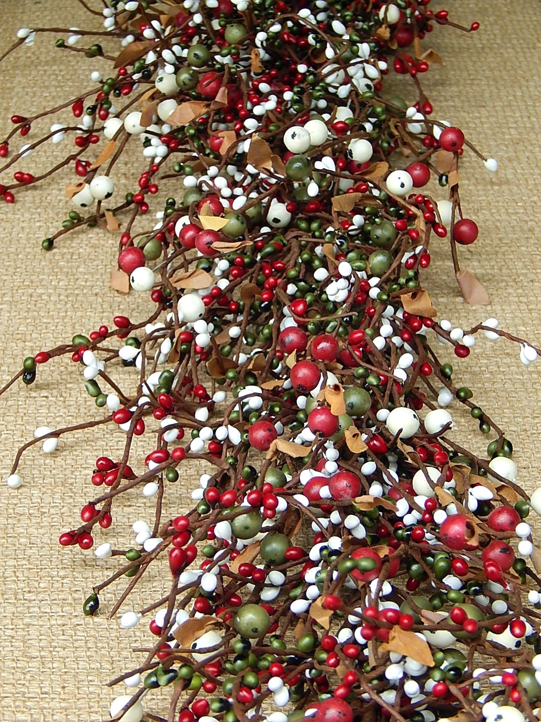 HOLIDAY Berry Garland – Mixed Berries in RED GREEN WHITE 53″ – NEW