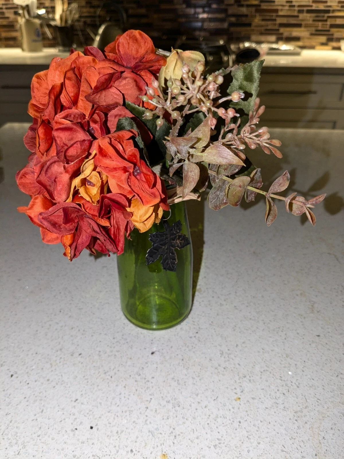 3 Vase Artificial Flowers with Medallion Arrangement in 8.5″x3″x3″ Wooden Basket