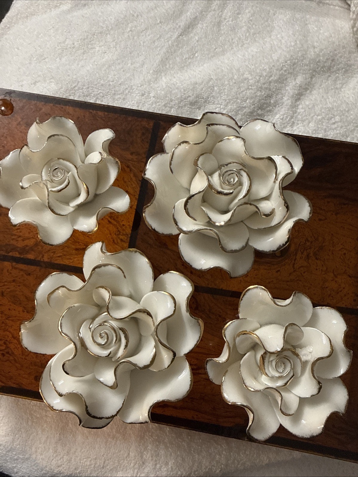 Set of 4 Porcelain Roses Cream and Gold ,For wall Or table