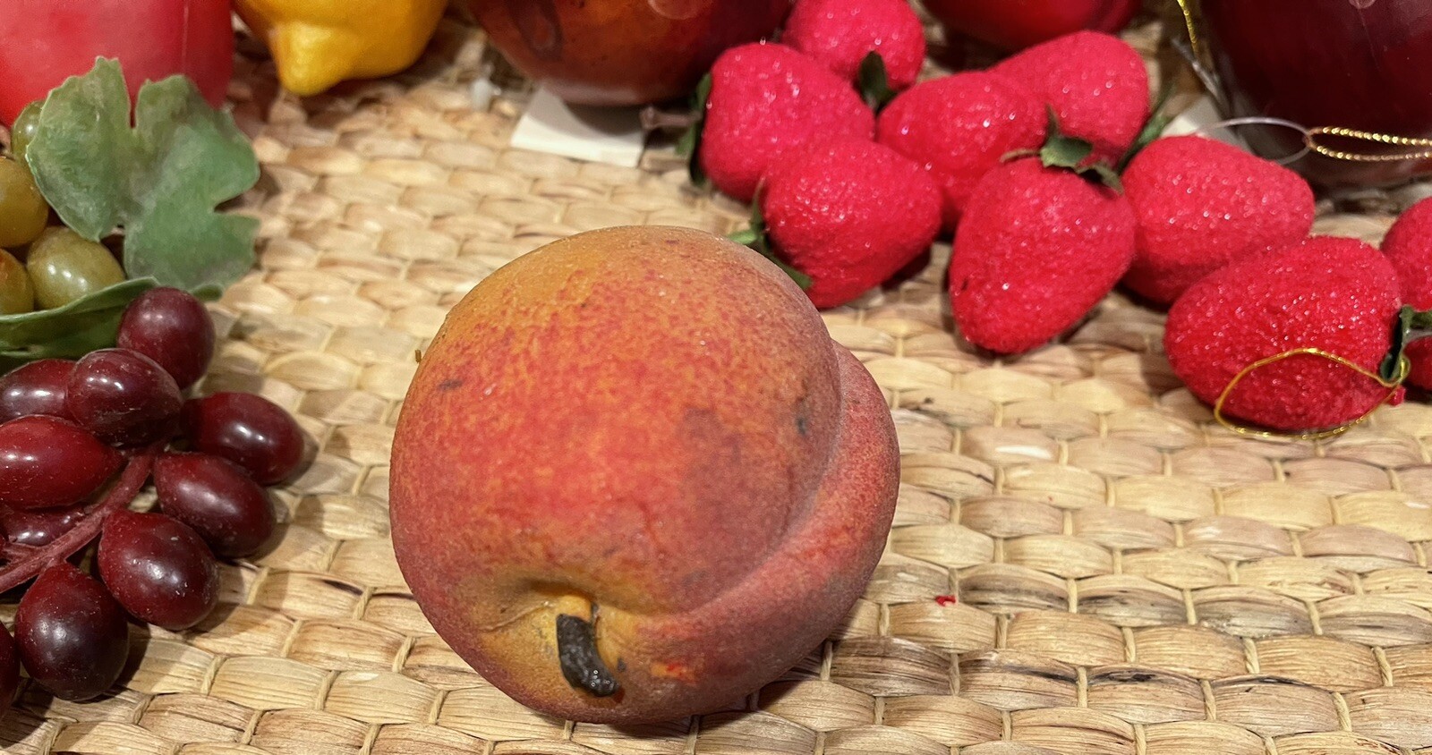 Faux Artificial Vintage Pomegranate Bon Marche Grapes Strawberry Fruits Props