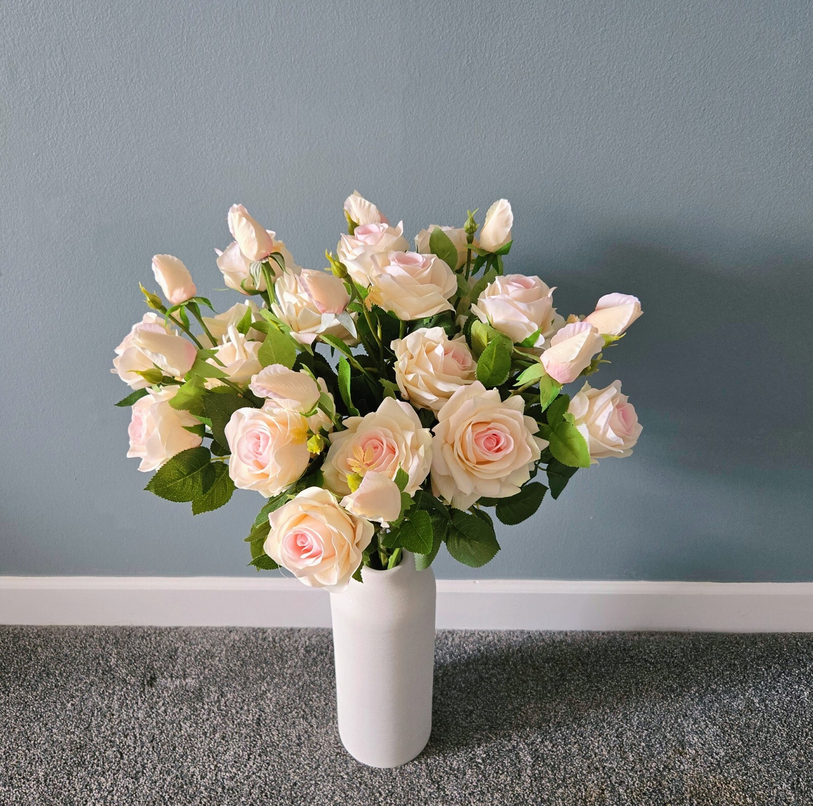 4Pcs Artificial Long-Stem Roses,3 Heads Each,2 Fully Bloomed,Lifelike Realistic