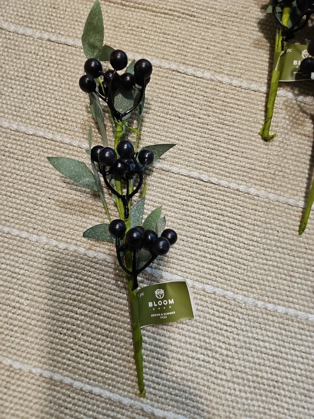 12 NEW 12″ SPRING SUMMER BLACK BERRY LEAVES Floral Pick Decor FREE SHIP
