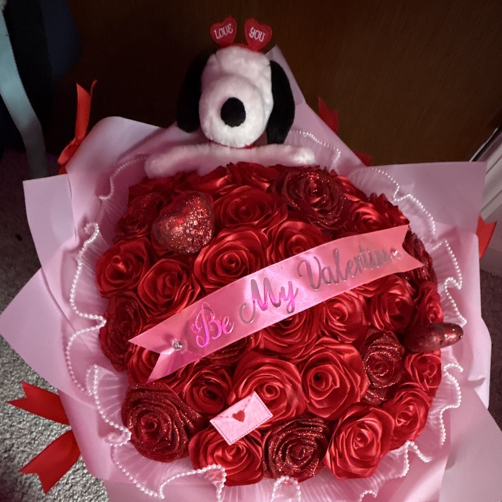 Exs Red Rose Bouquet Arrangement w/ Plush snoopy & “Be My Valentine” Ribbon