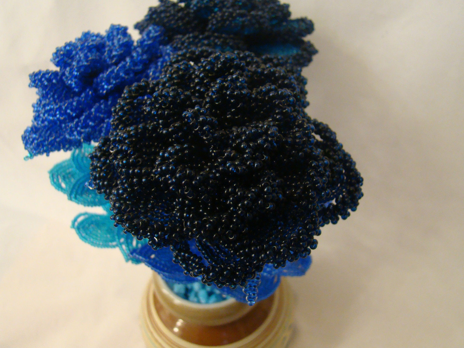 BLUE PRECOSIA SEED BEADED ROSES X 3 SET IN CERAMIC VASE HANDMADE IN AUSTRALIA