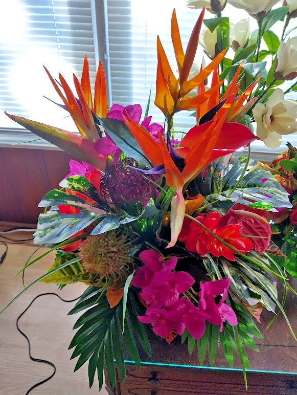 Artificial tropical floral arrangement (ROUND)