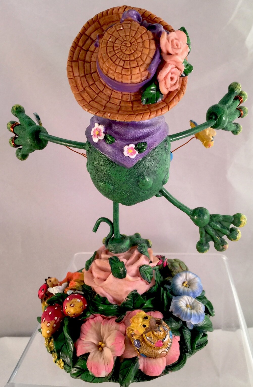 VALENTINE FROG HEART FIGURINE LADYBUG BEES FLOWER STRAWBERRIES S1-2