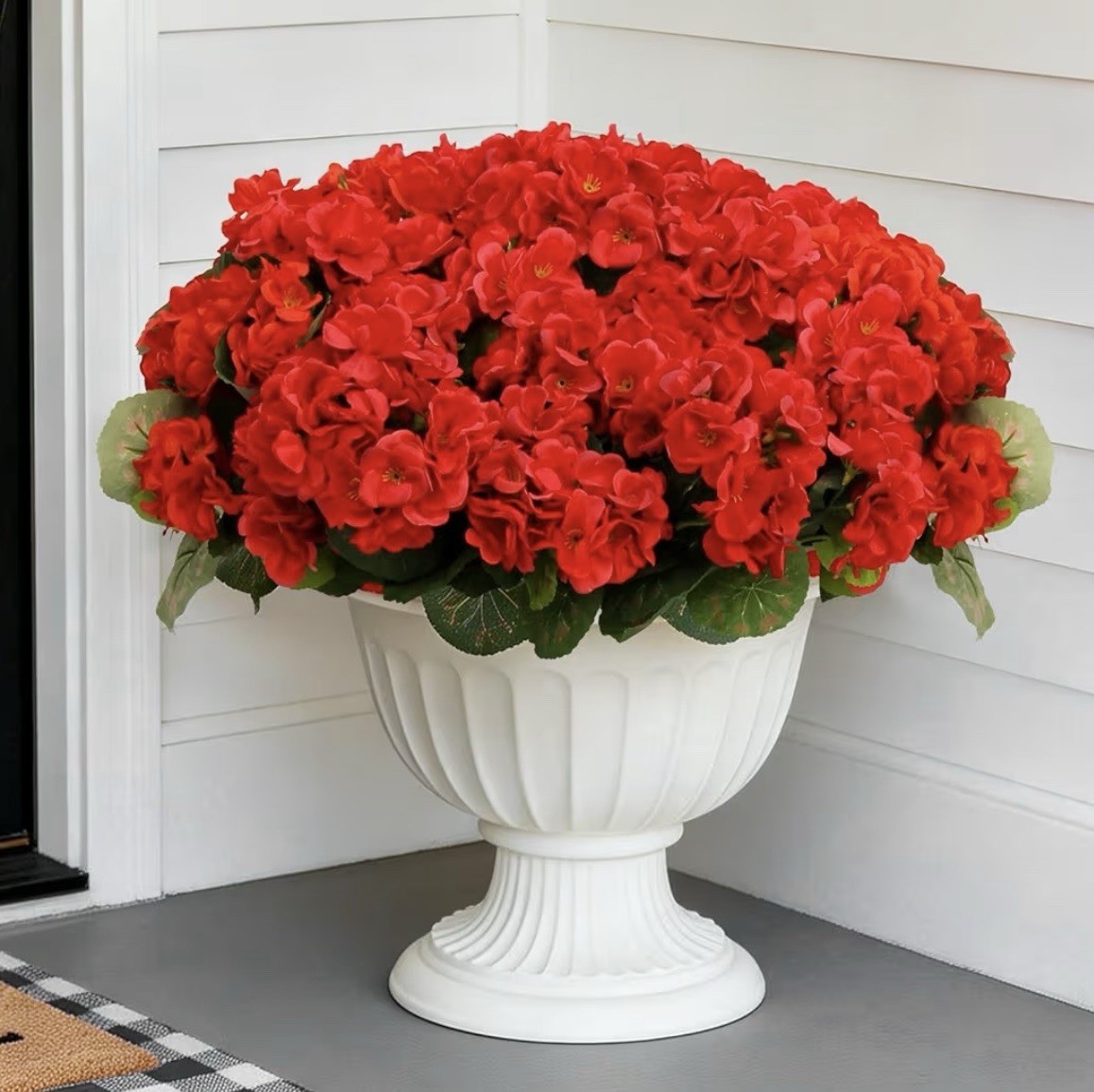 Artificial Geranium Flower Arrangement Centerpiece Red/Green Faux Silk Plastic