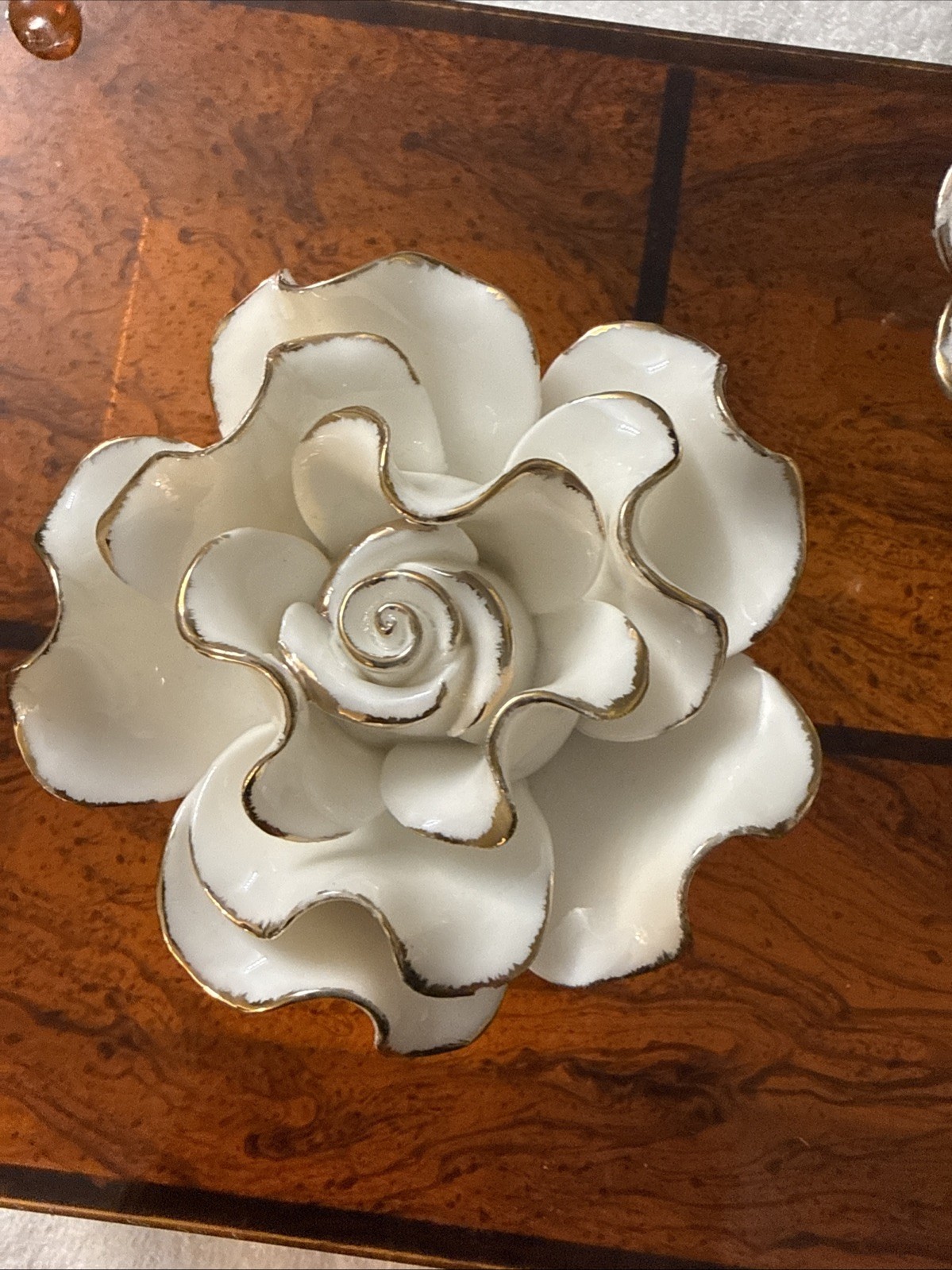Set of 4 Porcelain Roses Cream and Gold ,For wall Or table