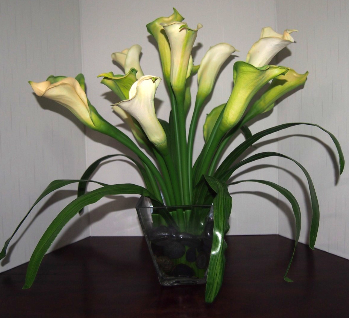 White/Green Calla Lilies Silk Flower Arrangemet With Acrylic Water & River Rocks