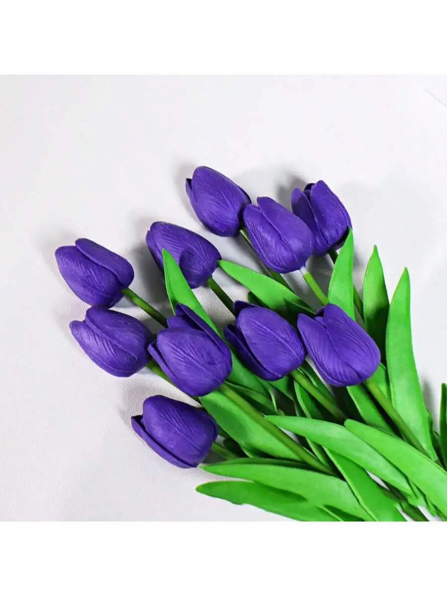 A Set of 6 Artificial Tulips, Suitable for Home Decoration and Tabletop Floral D