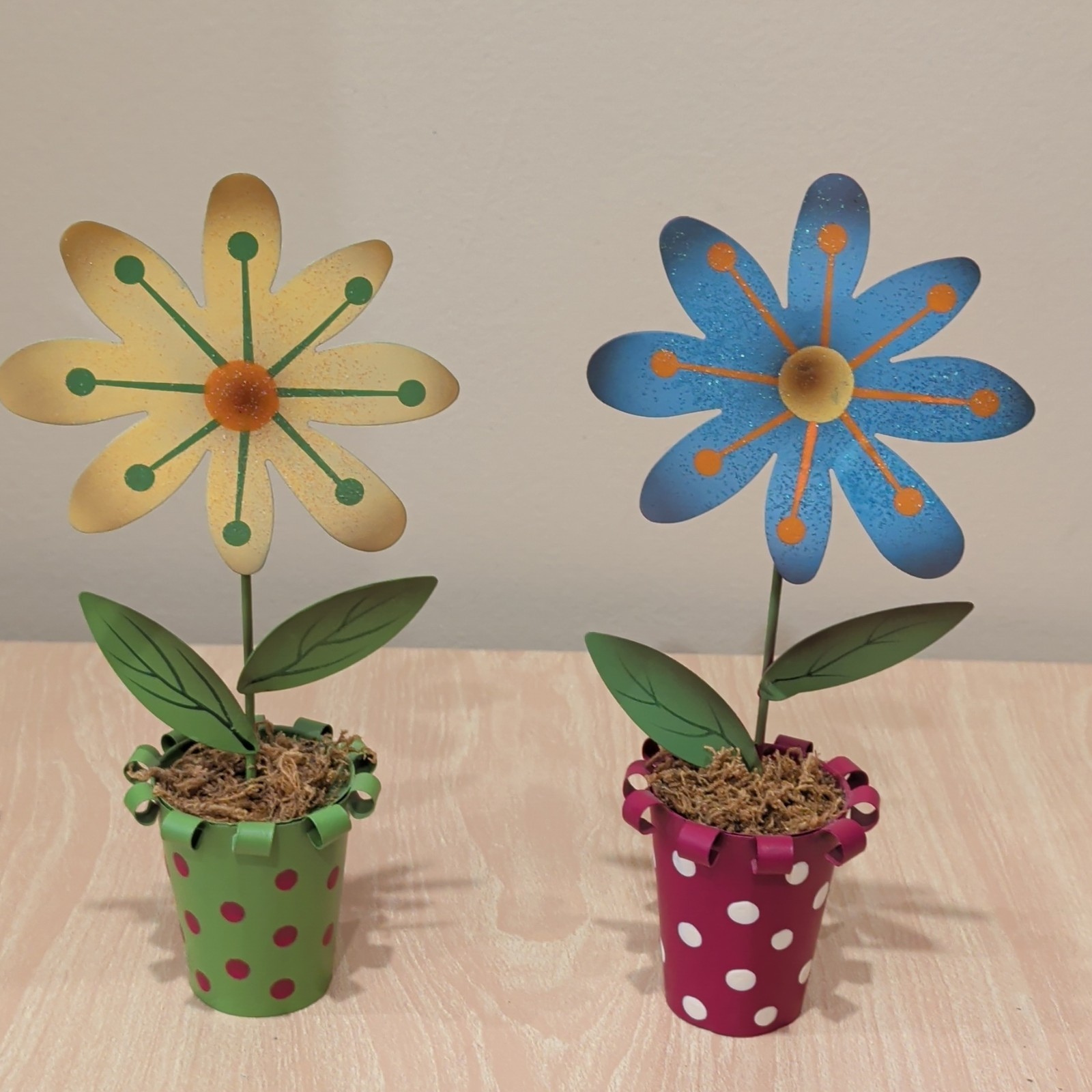 Artificial Metal Daisy Flower Pot Décor Set, Multicolor Floral Arrangement