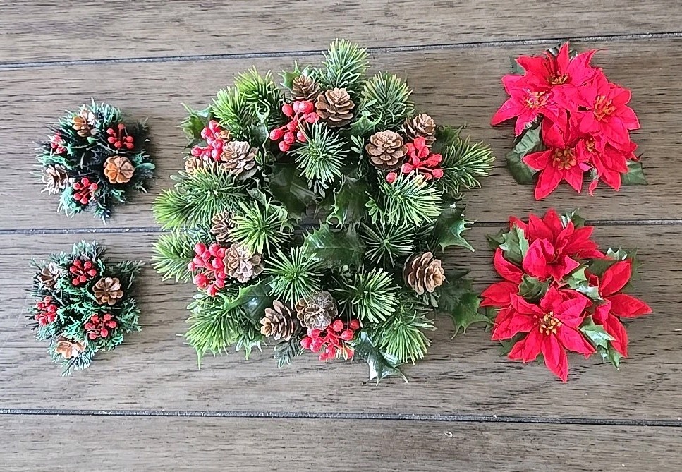 Vintage Plastic Candle Rings Christmas Wreath Set Of 5 Holly Berries Poinsettias