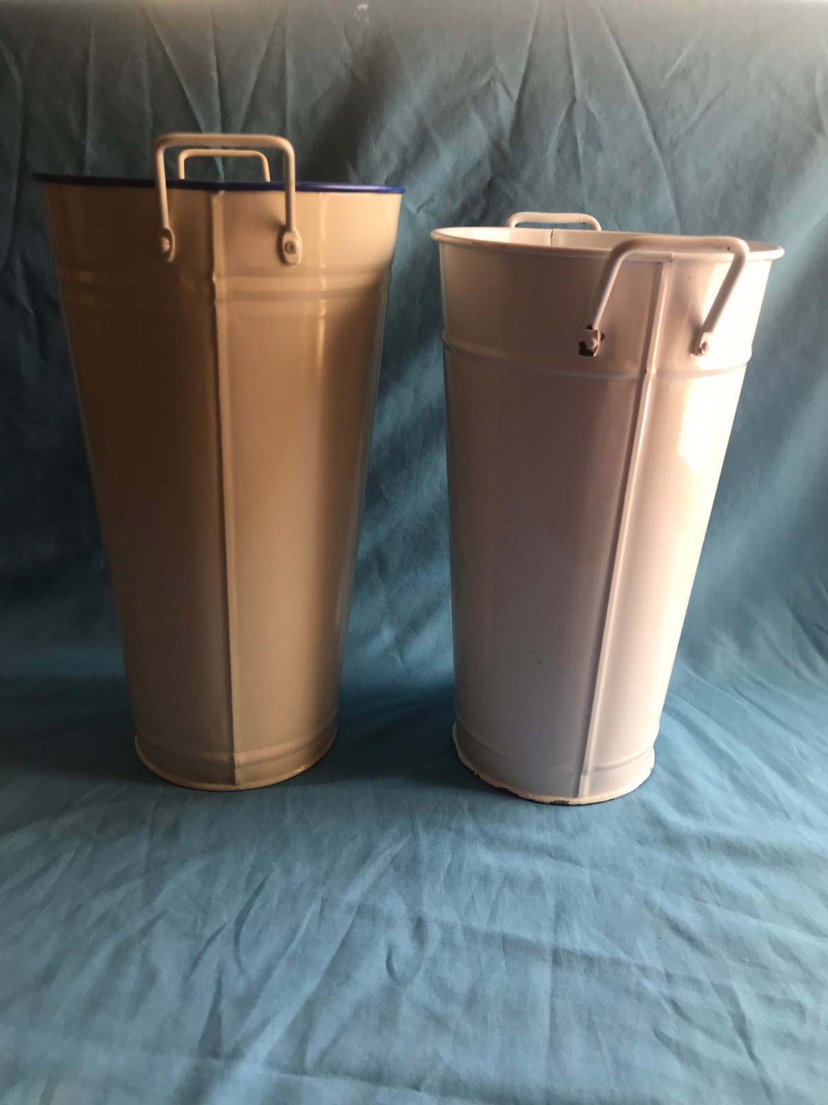 2 White & Beige / Tan Pre-Owned Shabby-Chic Metal Flower Stand Buckets / Vase