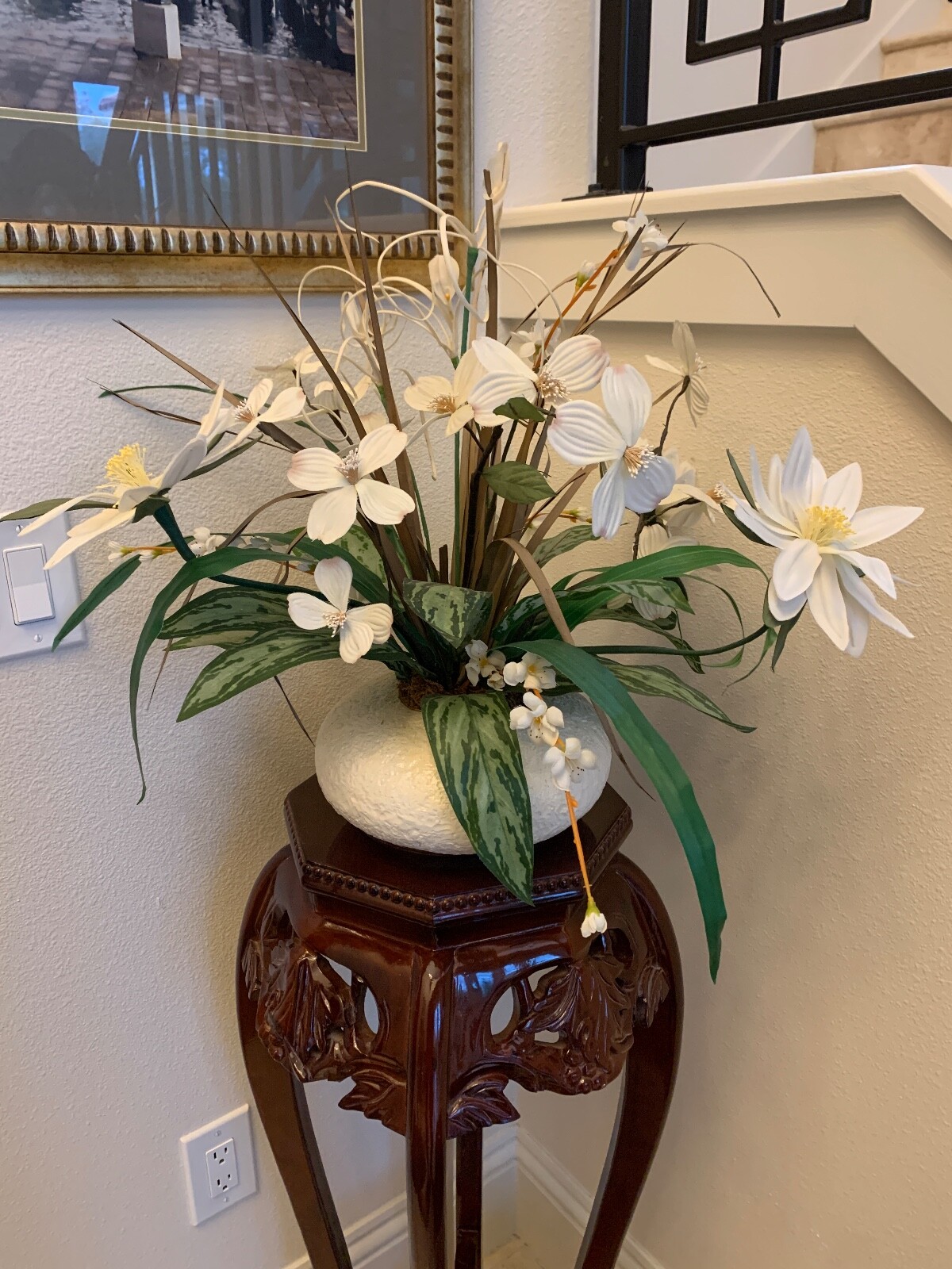 Floral Arrangement Epiphyllum Dogwood Silk flowers Tabl Centerpiece Ceramic Vase