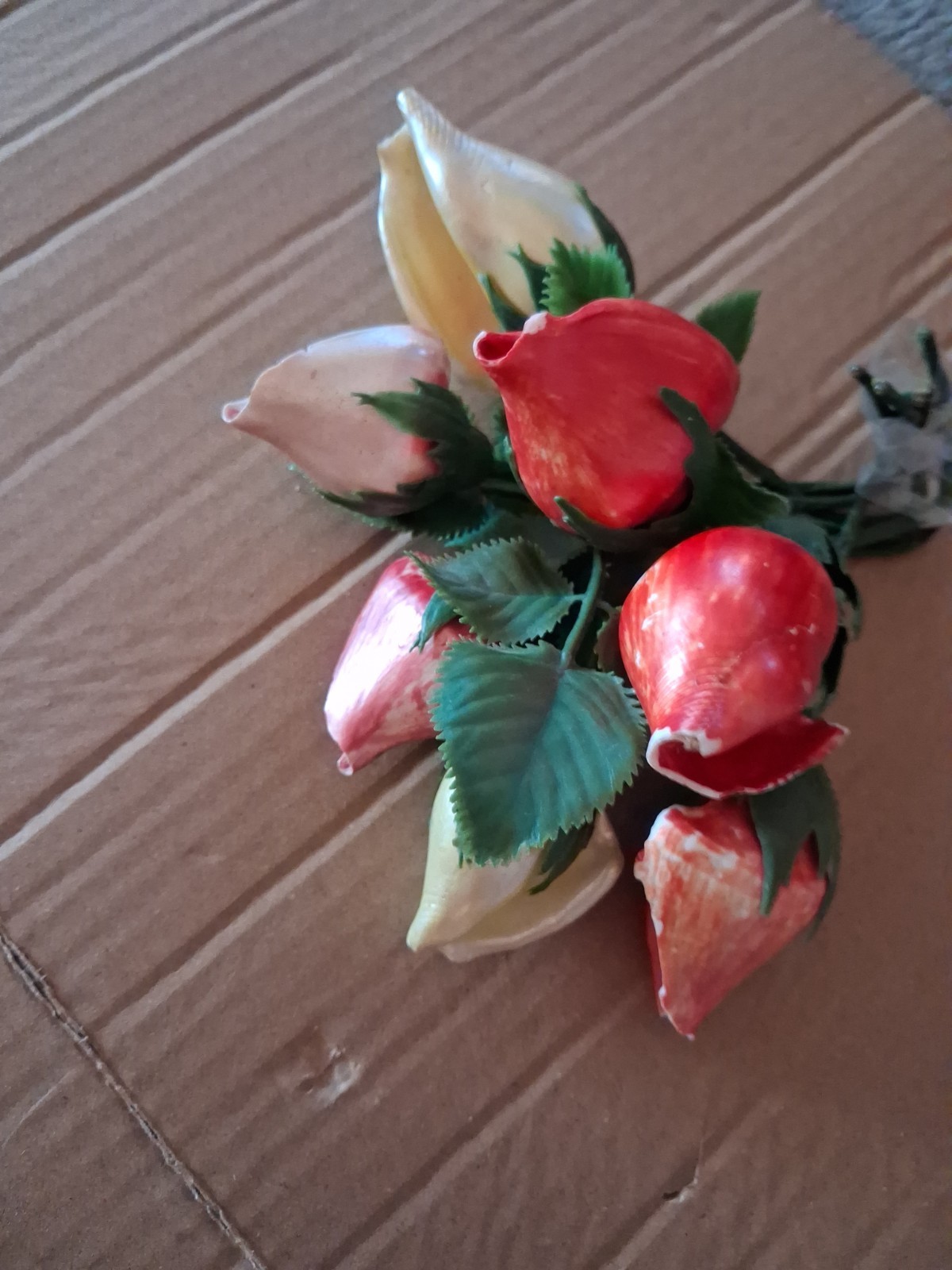Handmade Hand Pained Stem Sea Shell Rose Buds Flowers Set of 7 Home Decor