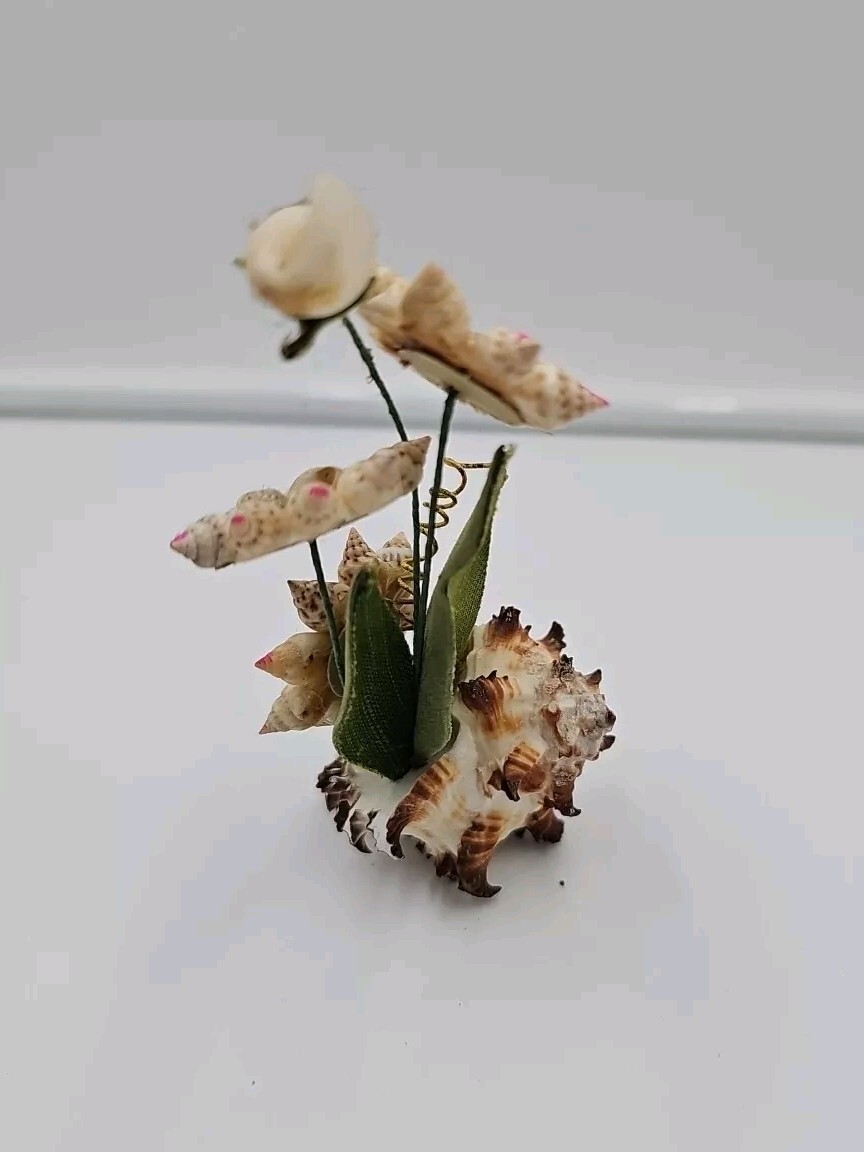 Vintage Sea Shell Bouquet of Flowers Floral Arrangement Kitsch Rare.