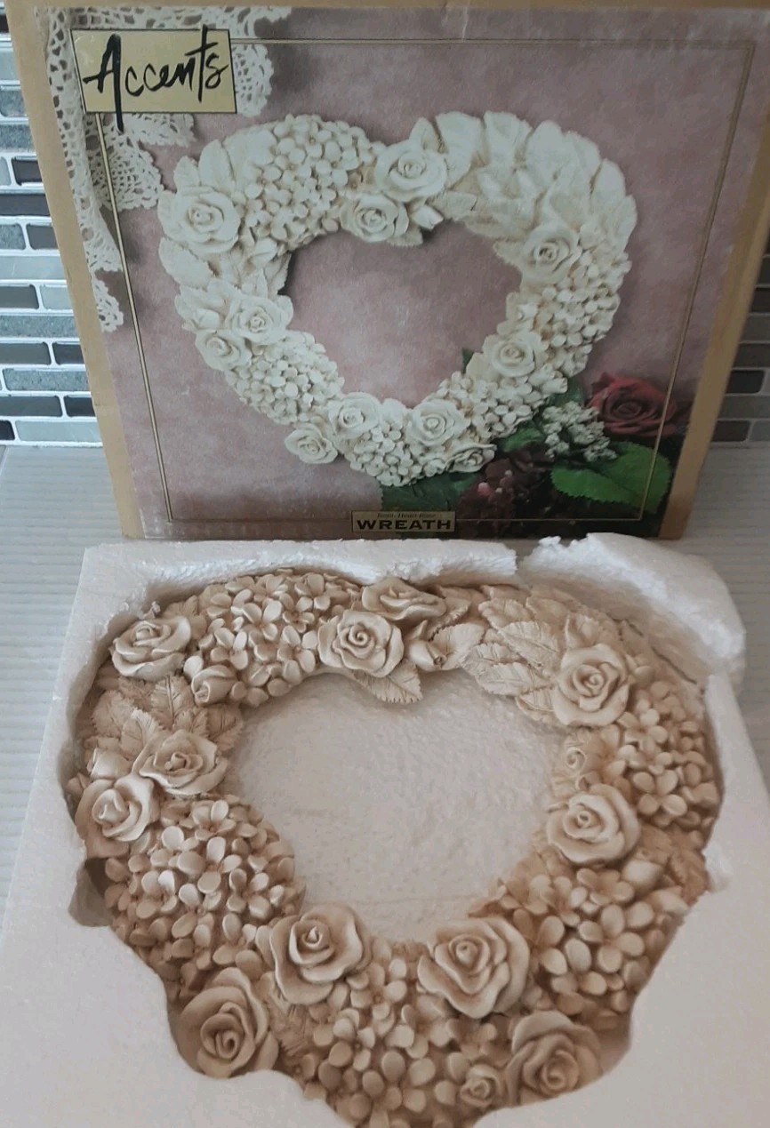 Vtg Resin Heart Rose & Hydrangea Off White Wreath Wall Hanging Decor W/Box