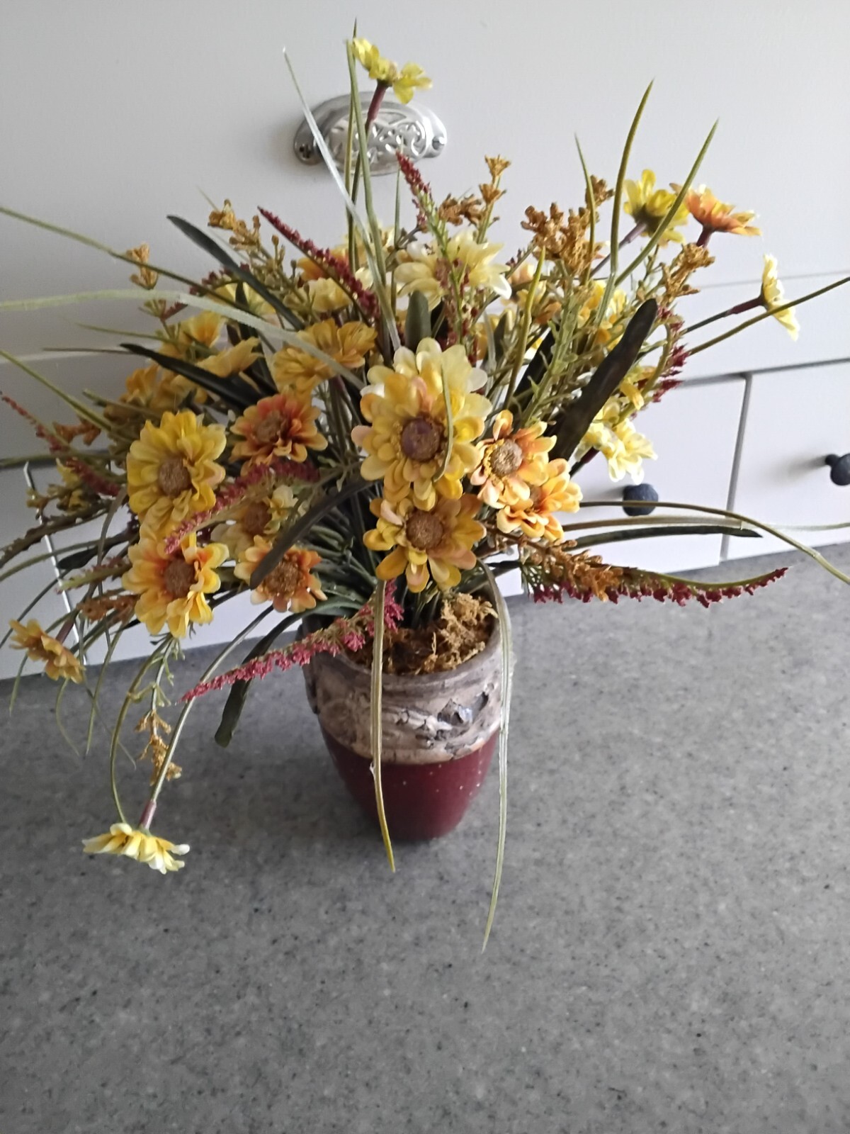 Spring Daisy Dahlia Artificial Floral Arrangemnet in Red Pottery Pot with Moss