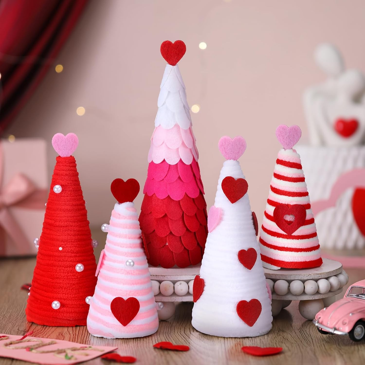 Valentine’s Day Mini Tree Decor Set – 5 Pcs Heart-Themed Centerpieces
