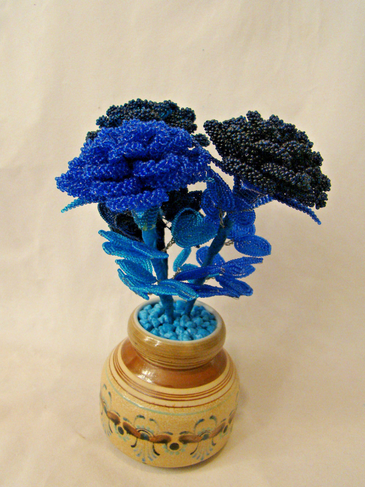BLUE PRECOSIA SEED BEADED ROSES X 3 SET IN CERAMIC VASE HANDMADE IN AUSTRALIA