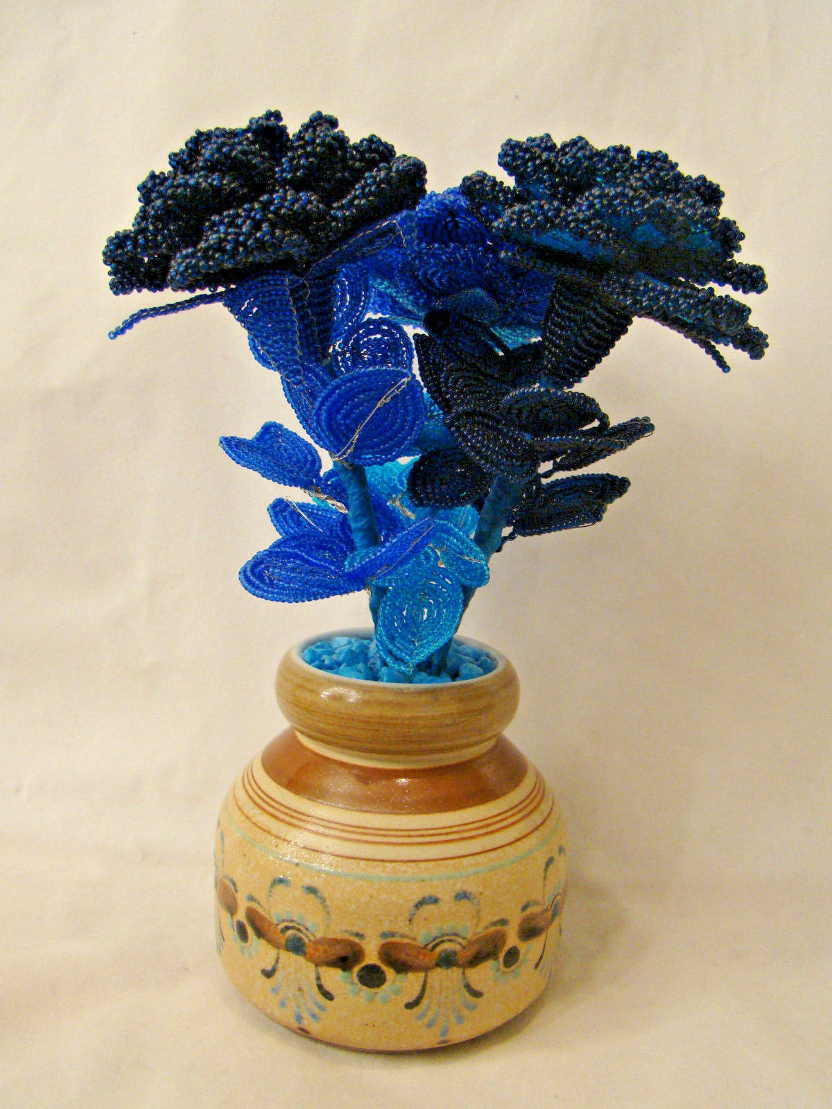 BLUE PRECOSIA SEED BEADED ROSES X 3 SET IN CERAMIC VASE HANDMADE IN AUSTRALIA