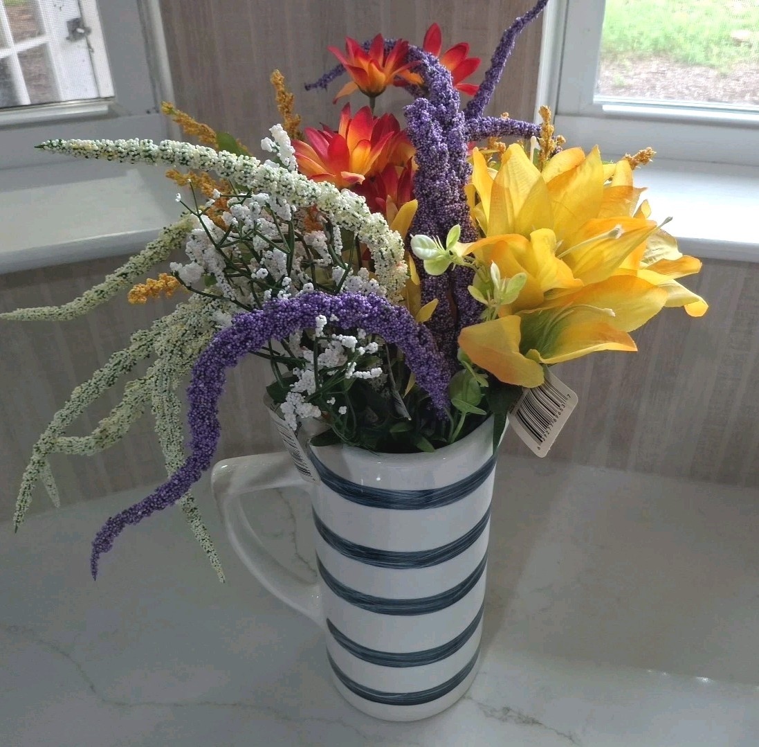 Artificial Flowers Bundle. Daisies, Babies Breath, Amaranthus, Lilies,…