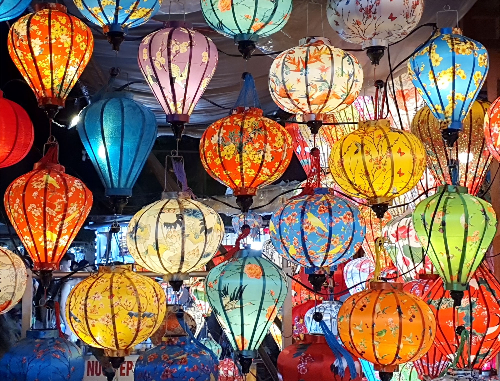 Set 30 Vietnamese Bamboo Silk Lanterns 35cm for Wedding Restaurant Decorations