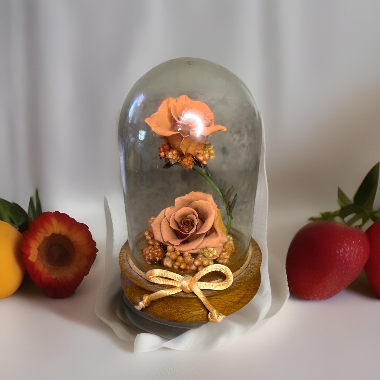 Vtg Globe Rose In Glass Dome Display With Wooden Base 5″ x 3.75″ x 3.75″
