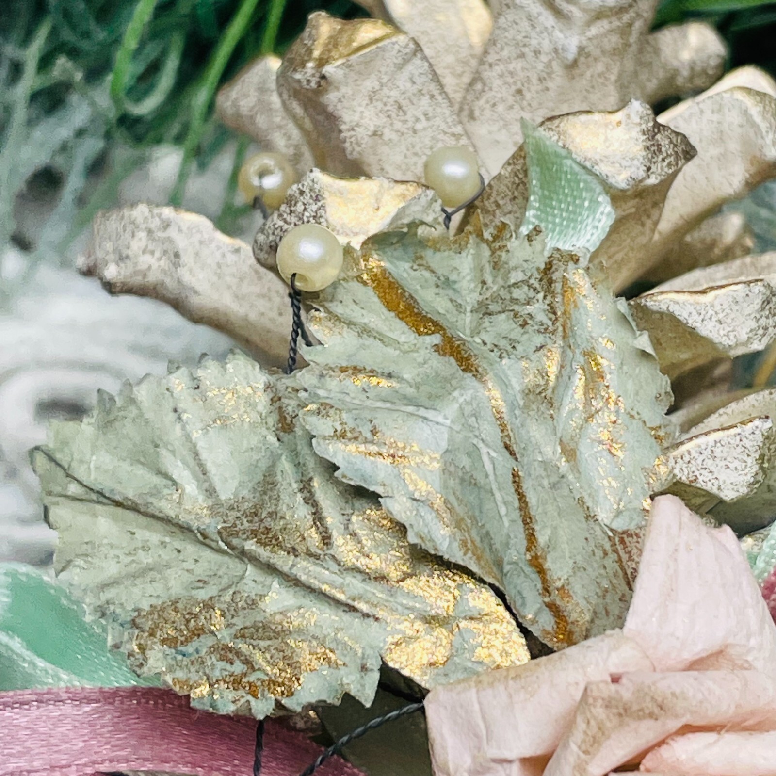 EUC S/6 Gold & White Pine Cones w/Pink Silk Roses, Pink/Green Ribbon, 7 1/2″ L