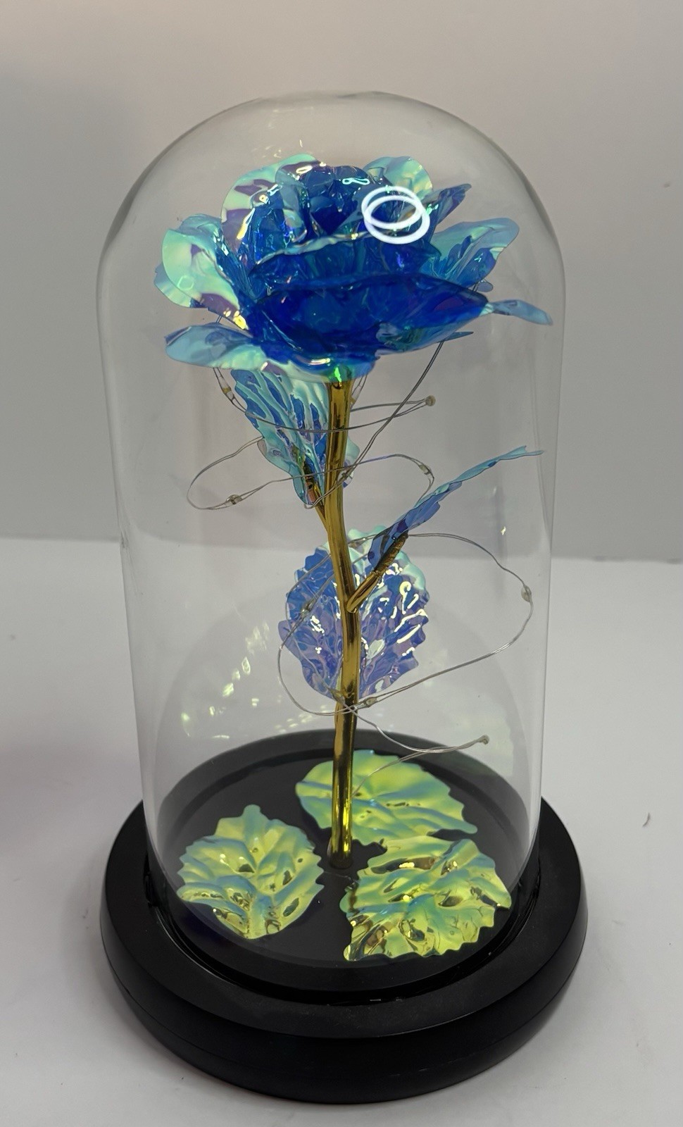BLUE IRIDESCENT ETERNAL ROSE IN GLASS DOME WITH LED LIGHTS. VGC BATTERY WORKS.