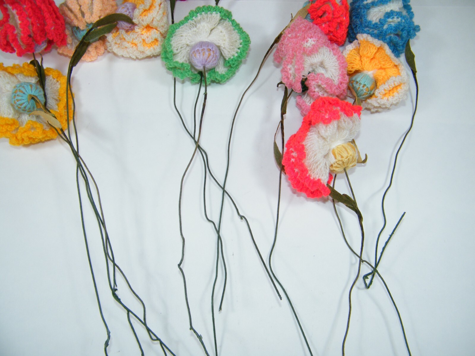 (12) HAND CROCHETED FLOWERS FLOWER BOUQUET WIRE STEMS
