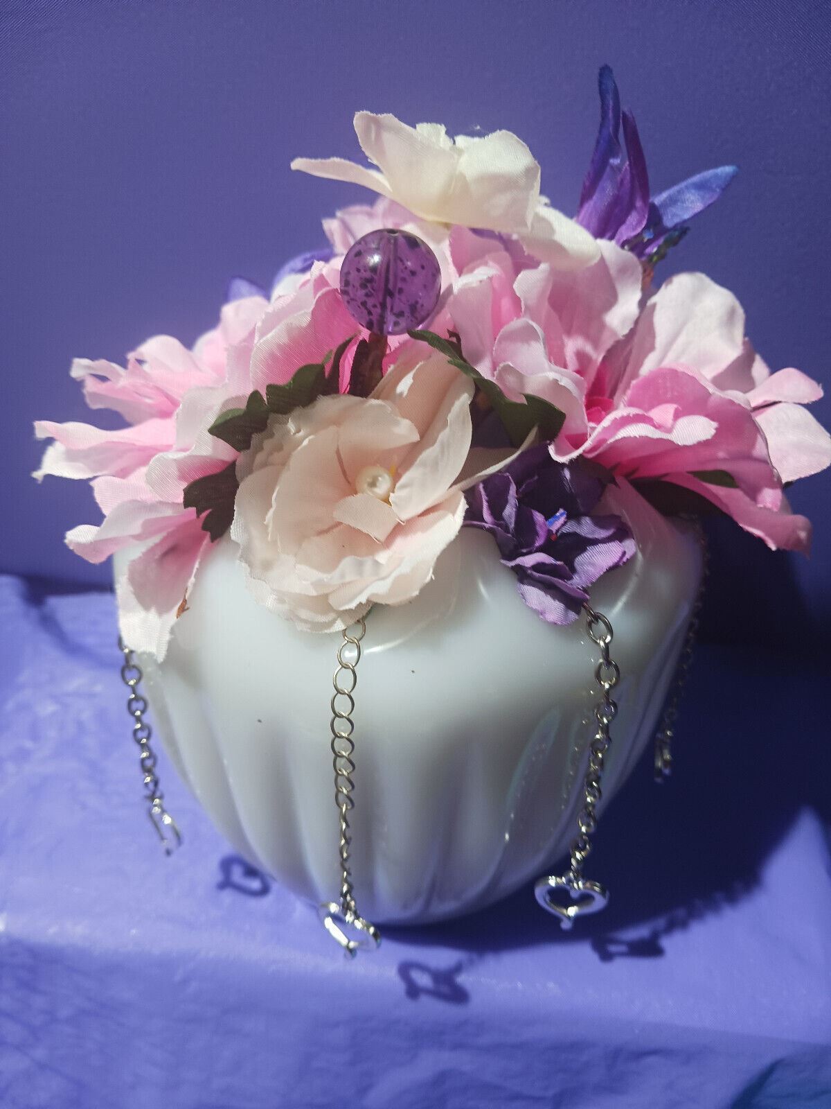 Artificial Flower Arrangement White Vintage Milk Glass Vase W/Silver Chain Heart