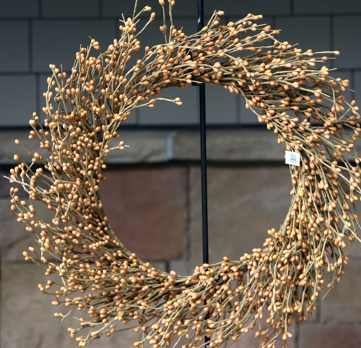 Pip Berry Wreath 22 inch Tea Stained Tan Primitive Floral Wall Decor