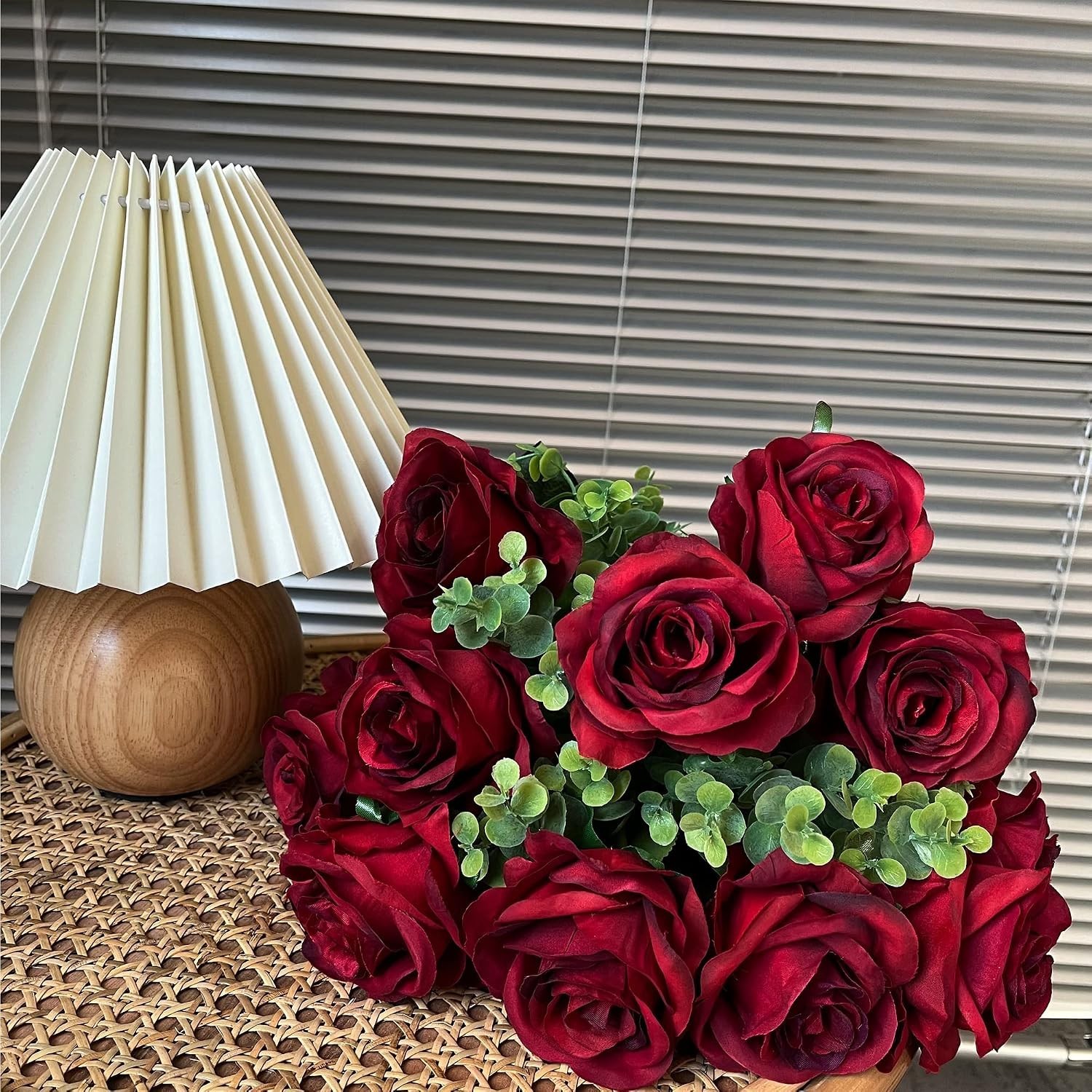 Eco-Friendly 10 Pack of Lifelike Silk Roses – Perfect for Mother’s Day Gifts