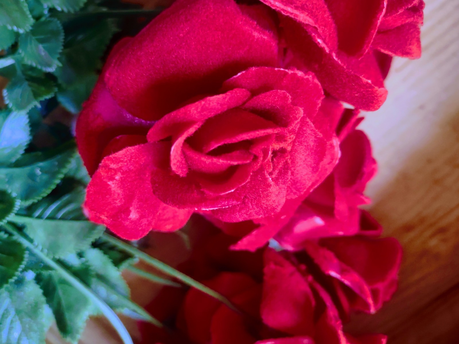 1 Dozen Vintage 1960s Plastic Rose Stems, 12″ Velvet Flocked, Red Roses 12 Stems